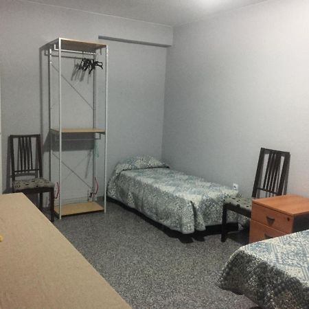 Habitacion Renfe Alicante Luaran gambar