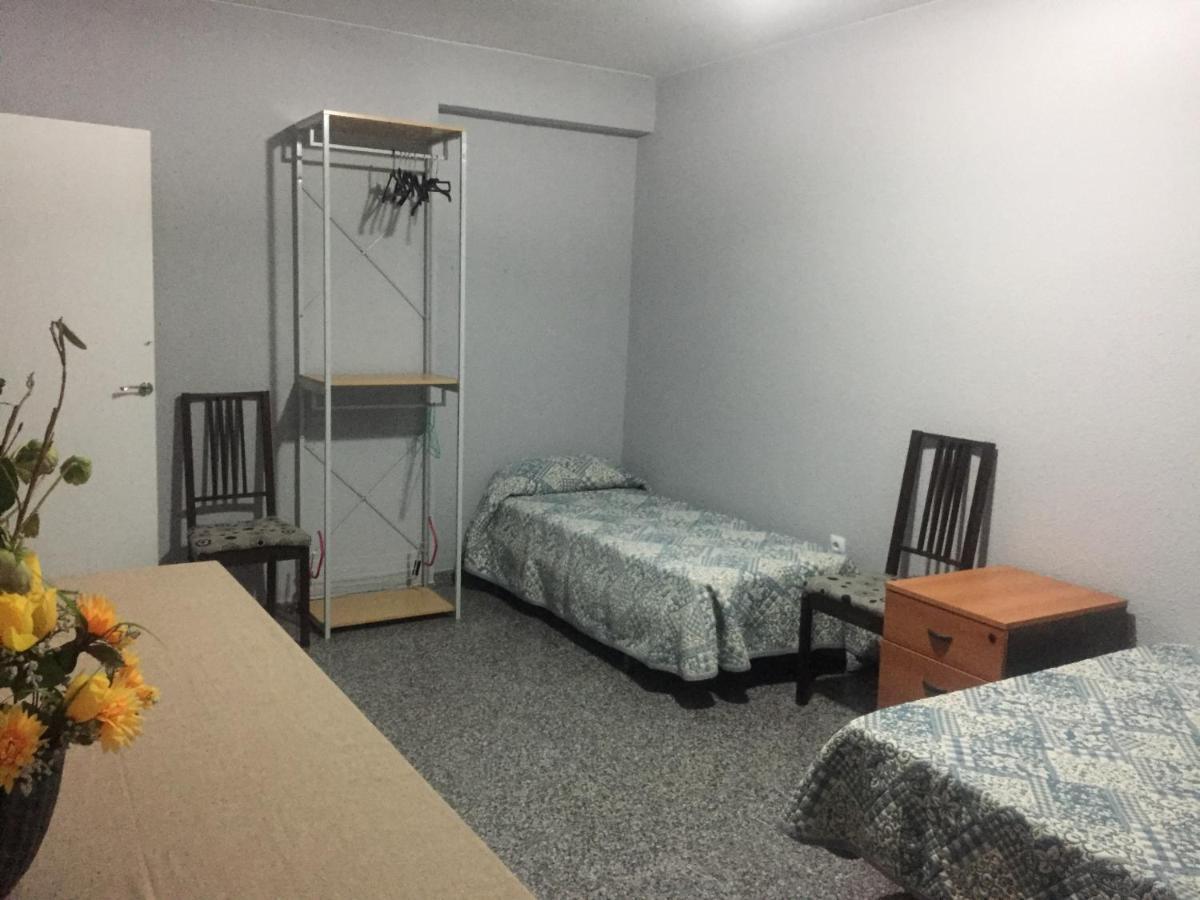 Habitacion Renfe Alicante Luaran gambar