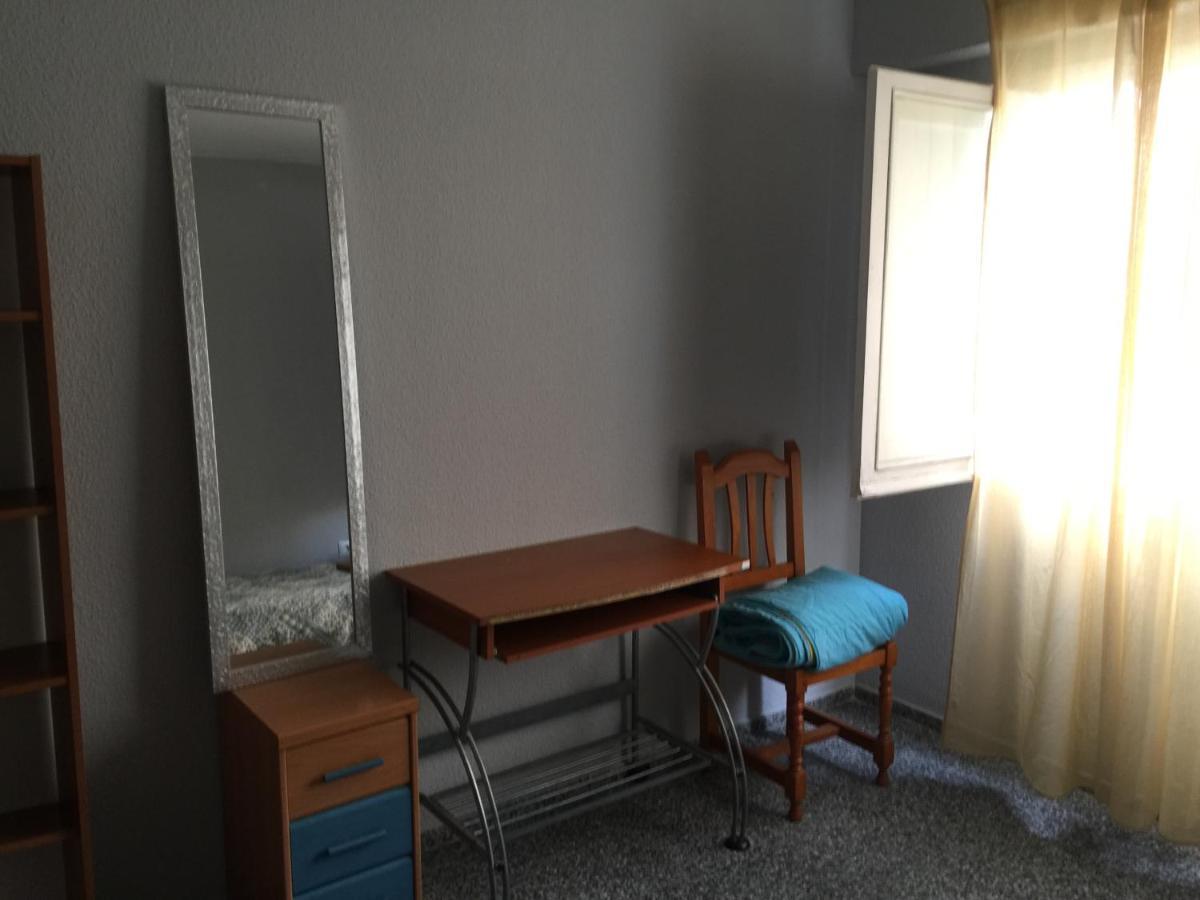 Habitacion Renfe Alicante Luaran gambar