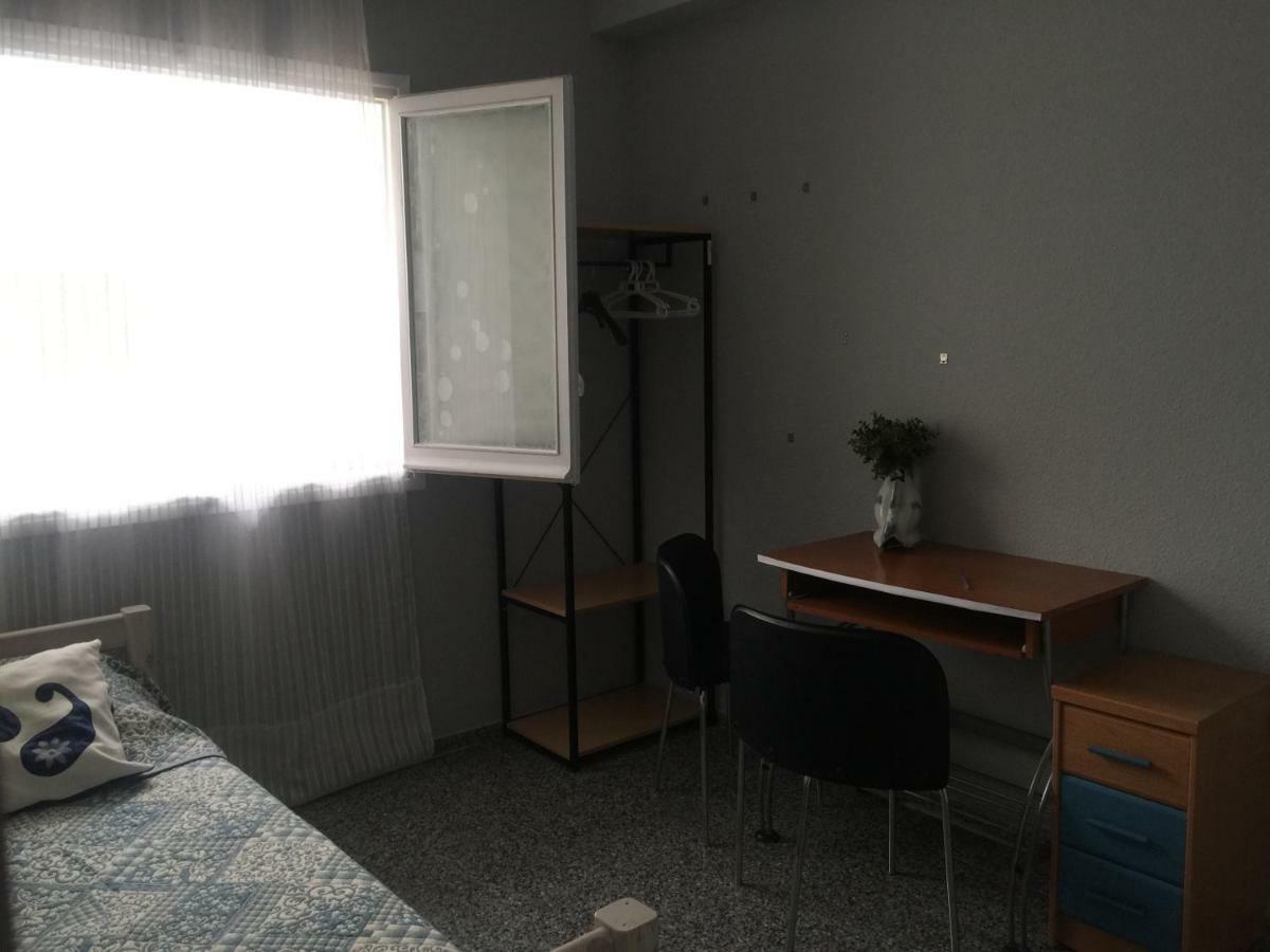 Habitacion Renfe Alicante Luaran gambar